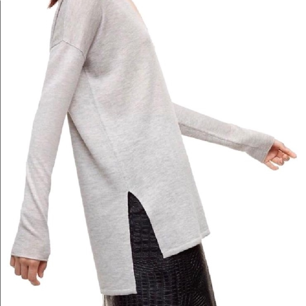 Gray Aritzia pullover v-neck sweater